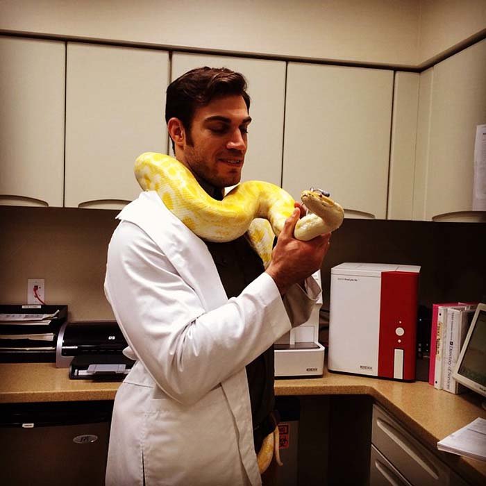 Evan y una serpiente
