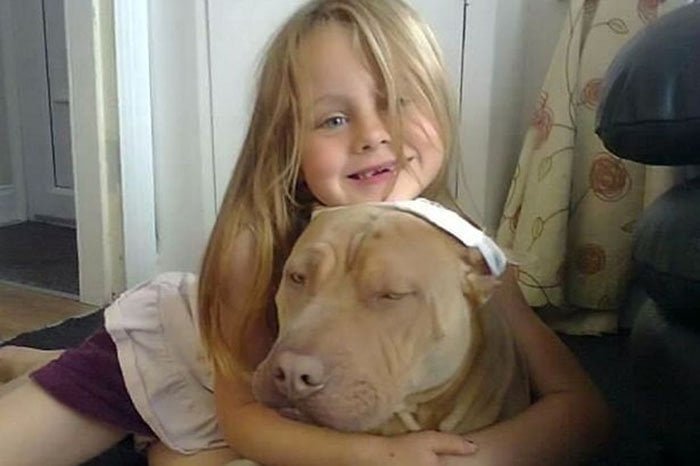 Maddison y su perrita