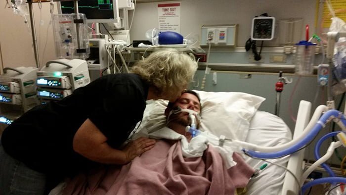 Esta fiel perra fue a visitar a su amado padre humano al hospital para darle el último adiós 5 Ryan Jessen