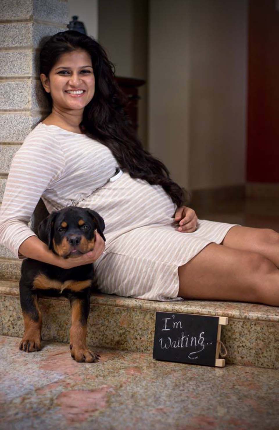 Sanjana y su cachorro