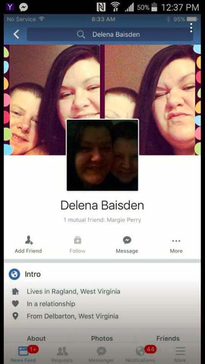 Perfil de facebook de Delena