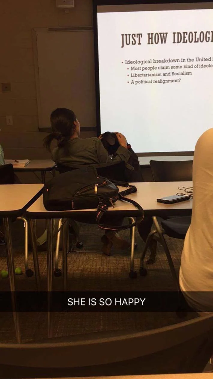 Luna feliz en clase Luna feliz en clase