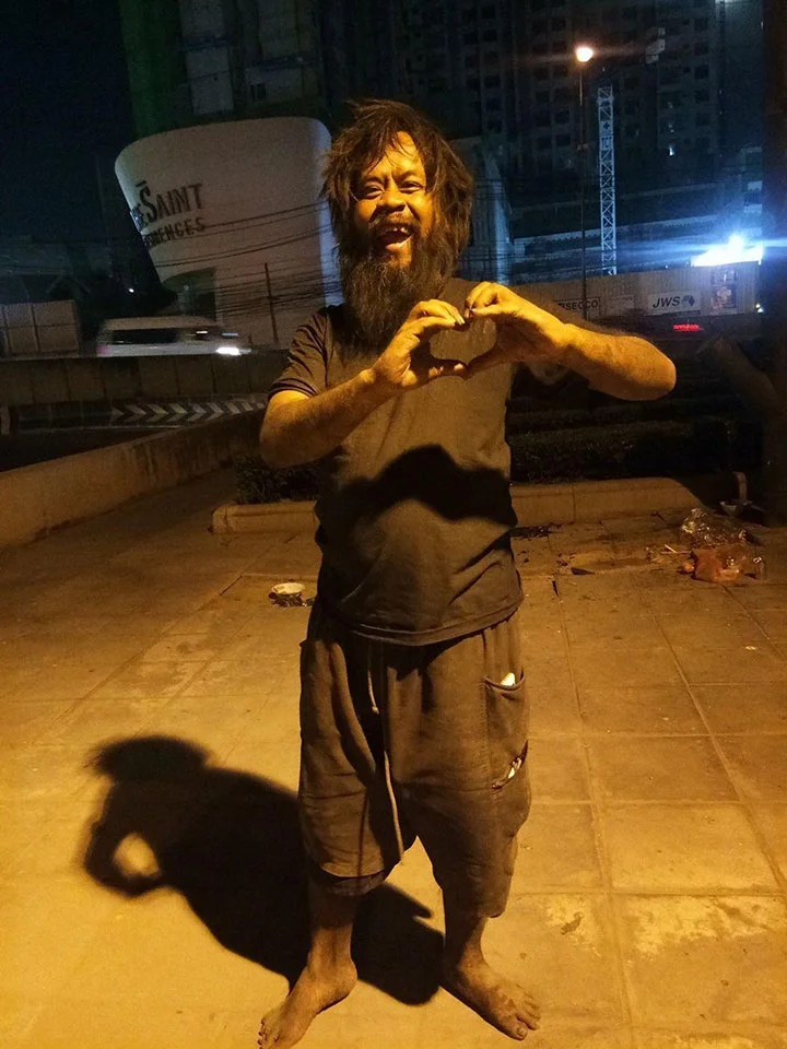 Hombre sin hogar en Tailandia