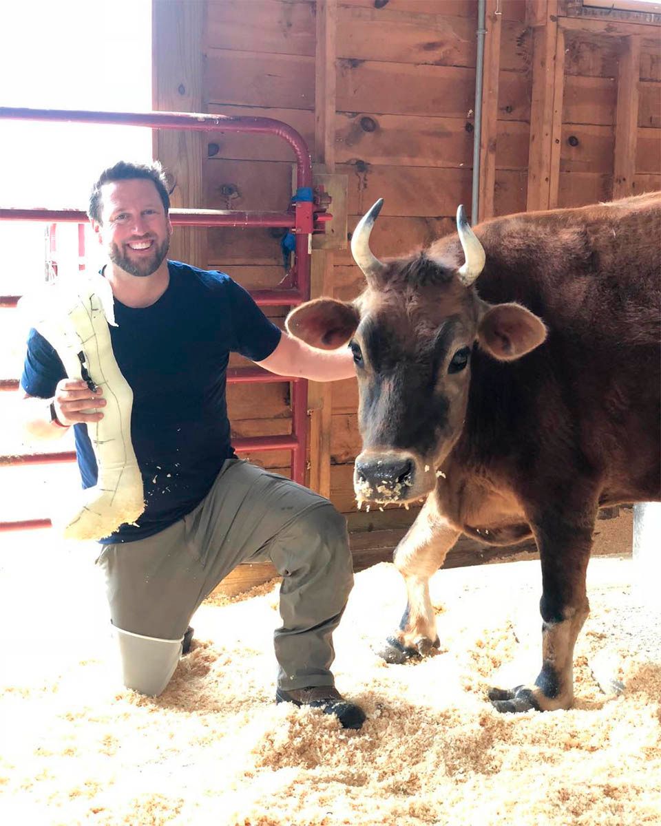Derrick y una vaca