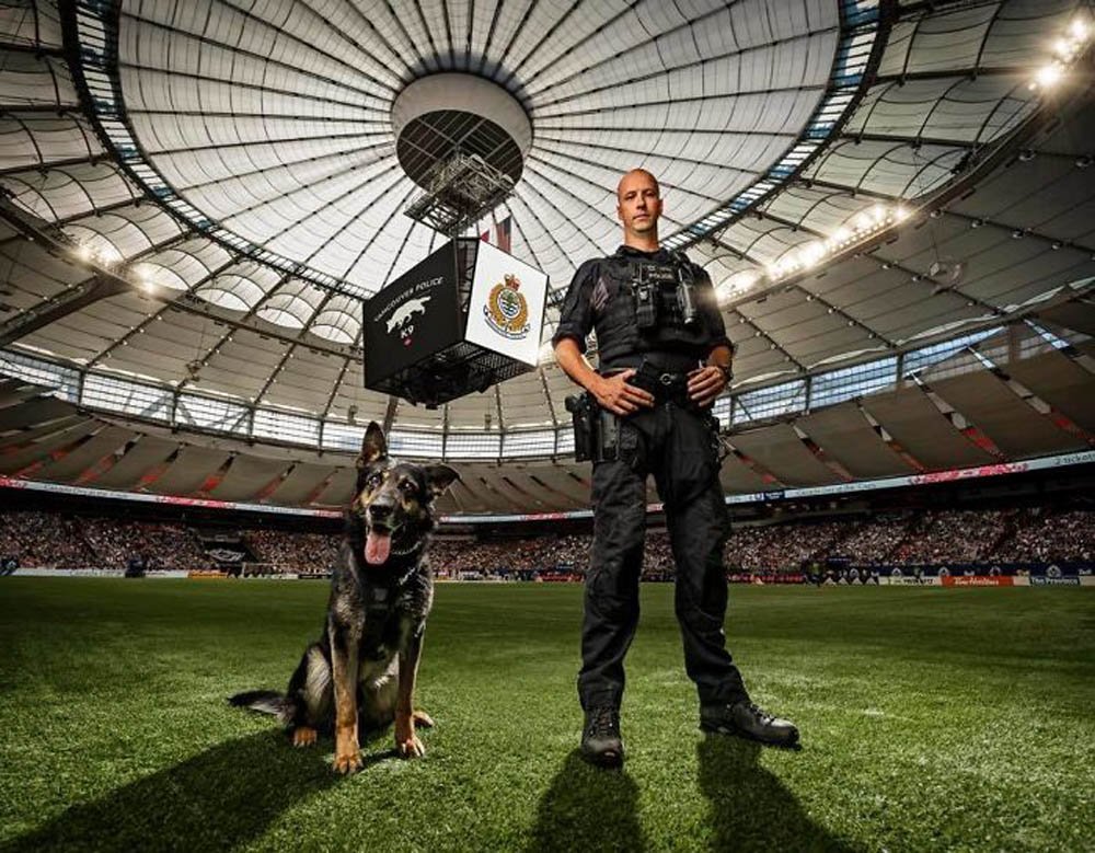 La unidad canina de la policía de Vancouver creó este increíble calendario benéfico para el 2019 17 Unidad policial