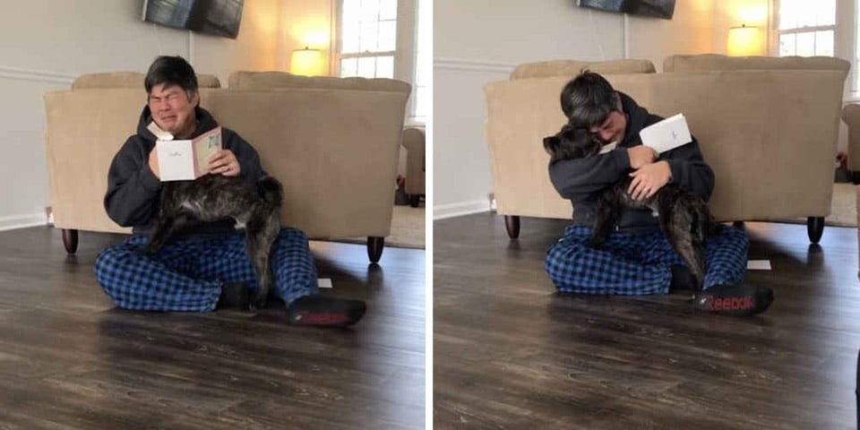 Hombre rompe en llanto al enterarse que podrá quedarse con su perrito de acogida 1 Hombre llora al enterarse que se quedara con su perrito de acogida
