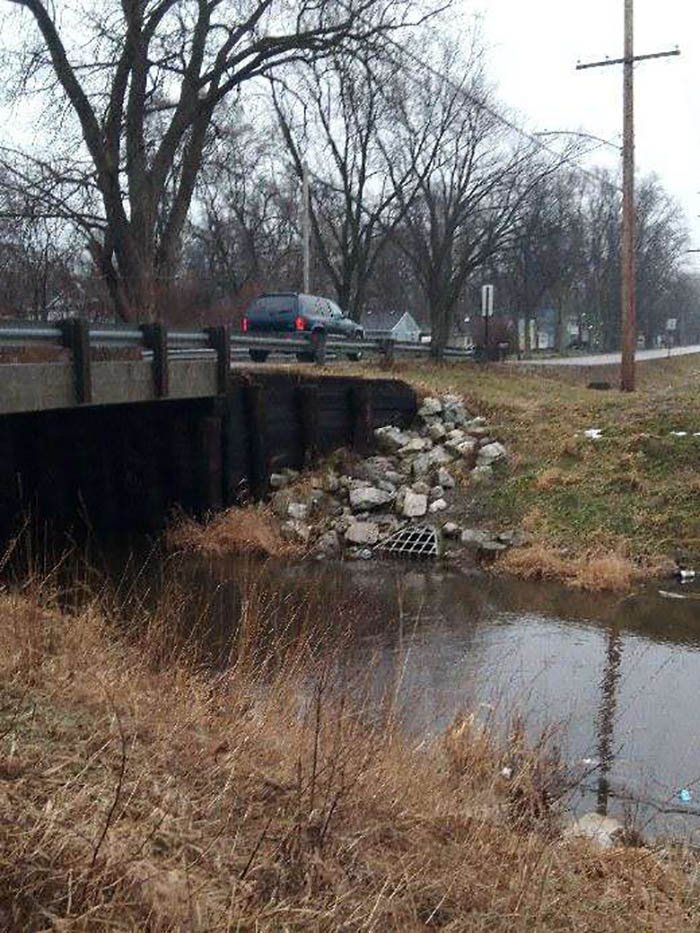 Puente donde encontraron al perrito Puente donde encontraron al perrito