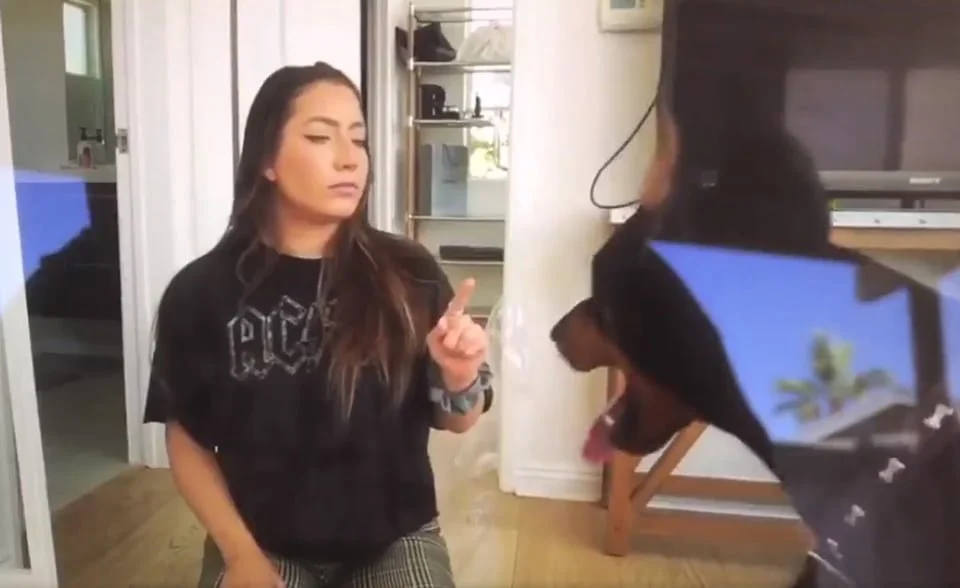 Youtuber grita a su perro