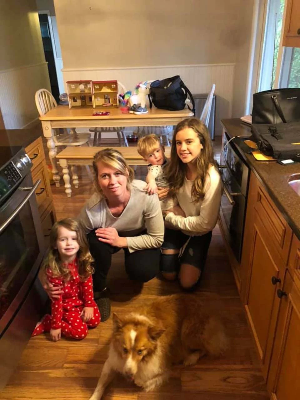Perrita finalmente puede ver a su familia después de estar desaparecida durante casi 2 meses 1 Perrita se reúne con su familia