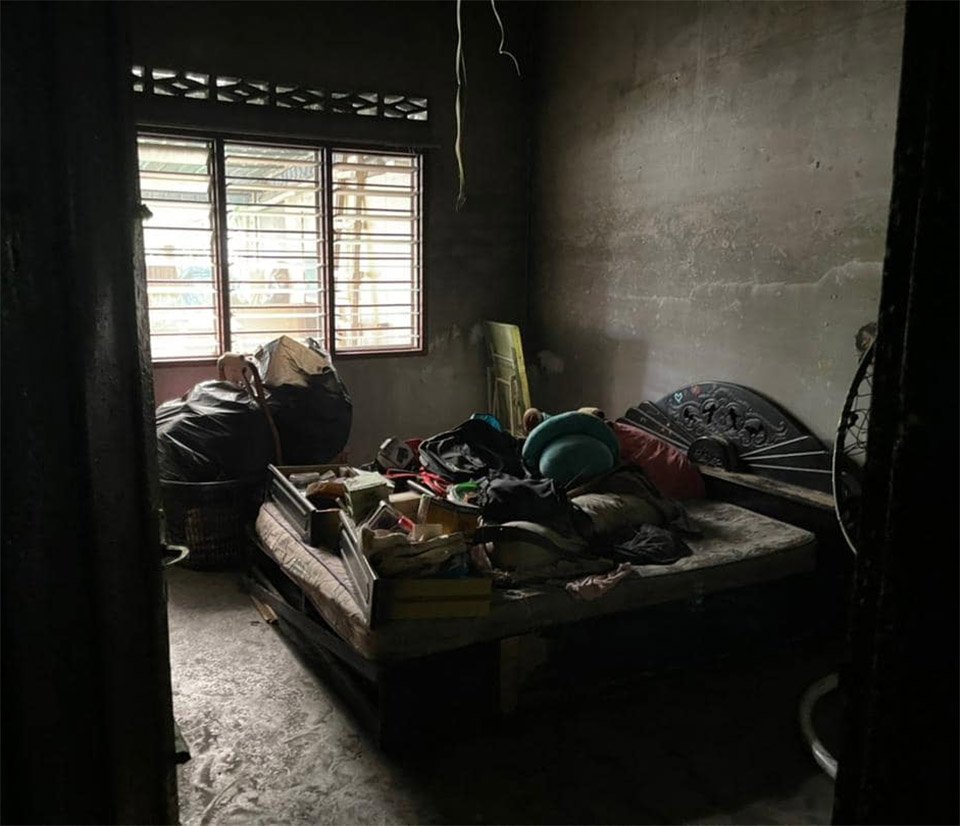 Perrita salva a una familia de cinco al despertarlos durante un incendio en su casa 5 Casa quemada