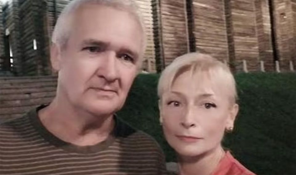 Hombre y su esposa ucraniana