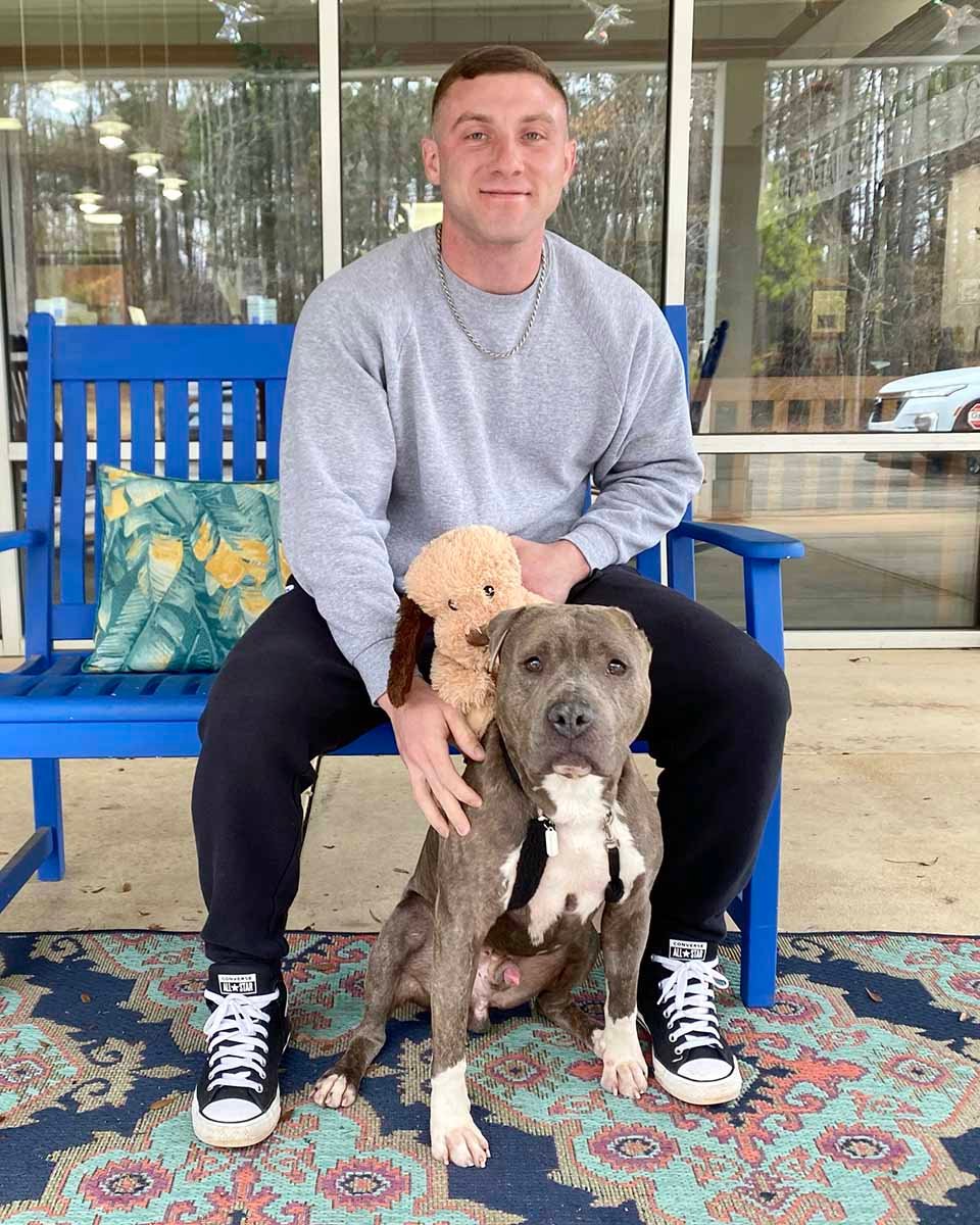 Perrito es finalmente adoptado